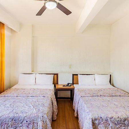 Oyo Nueva Galicia Hotel กัวดาลาฮารา ภายนอก รูปภาพ