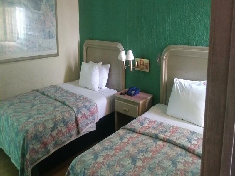 Oyo Nueva Galicia Hotel กัวดาลาฮารา ภายนอก รูปภาพ