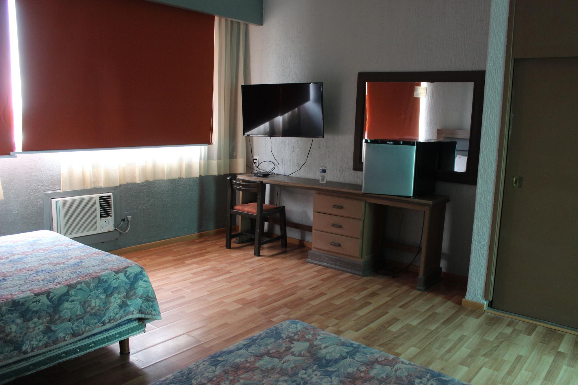 Oyo Nueva Galicia Hotel กัวดาลาฮารา ภายนอก รูปภาพ