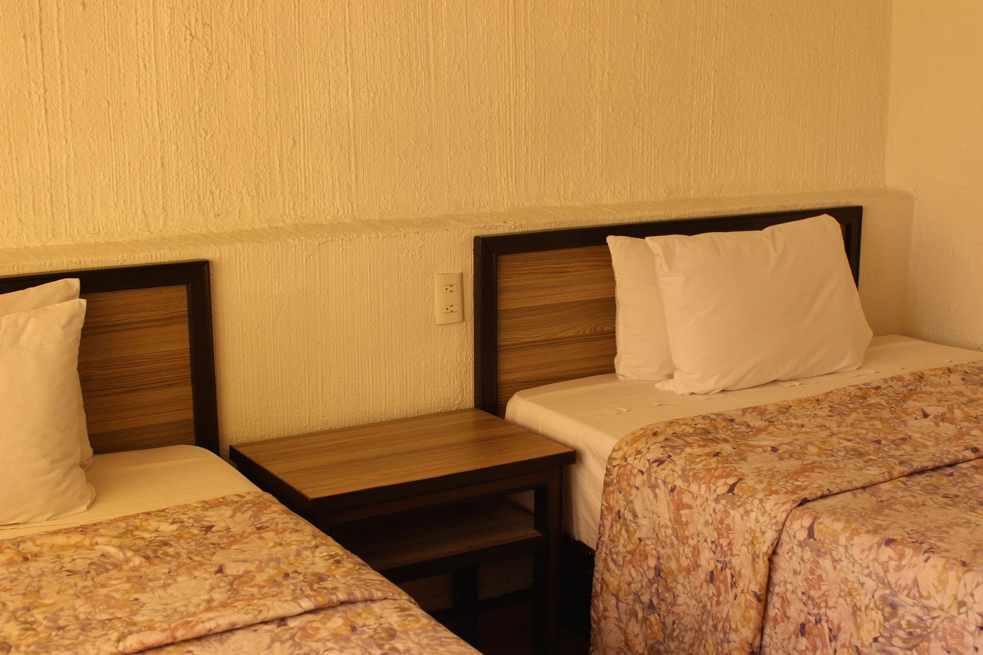 Oyo Nueva Galicia Hotel กัวดาลาฮารา ภายนอก รูปภาพ