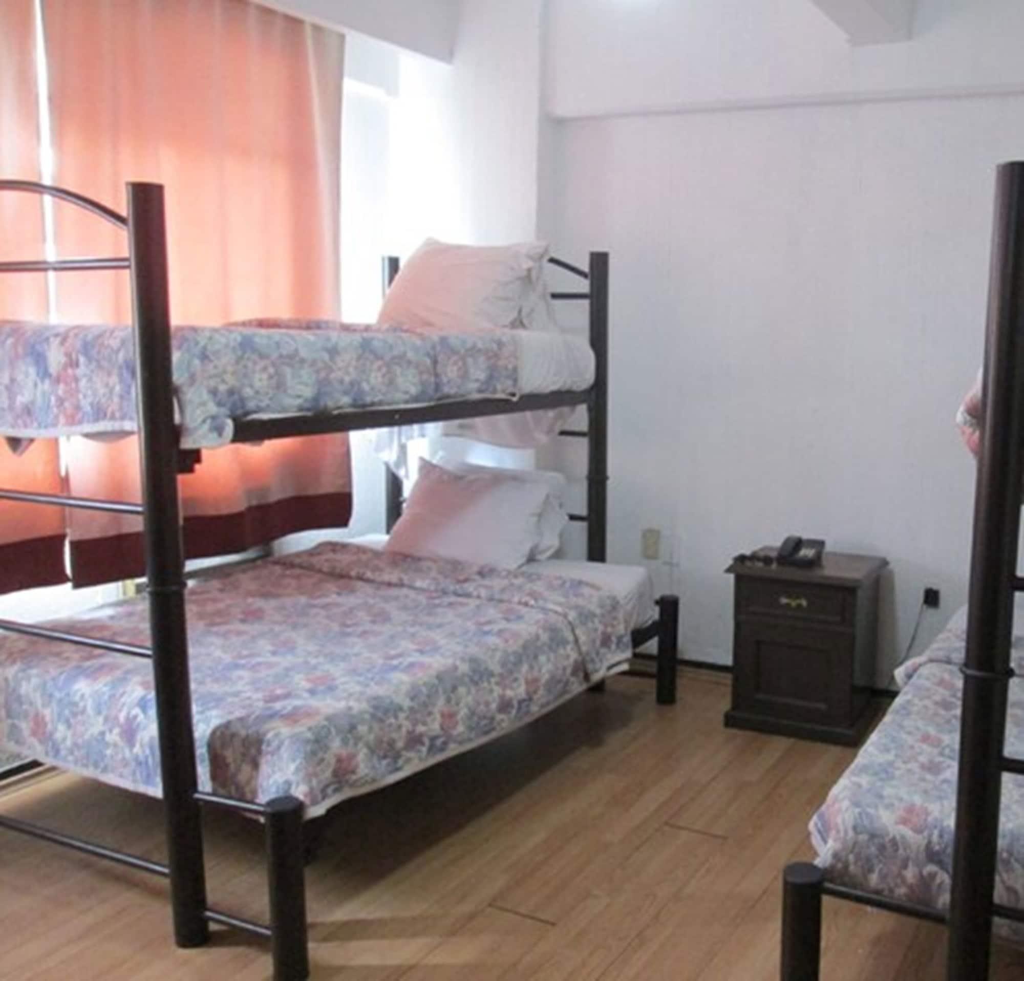 Oyo Nueva Galicia Hotel กัวดาลาฮารา ภายนอก รูปภาพ