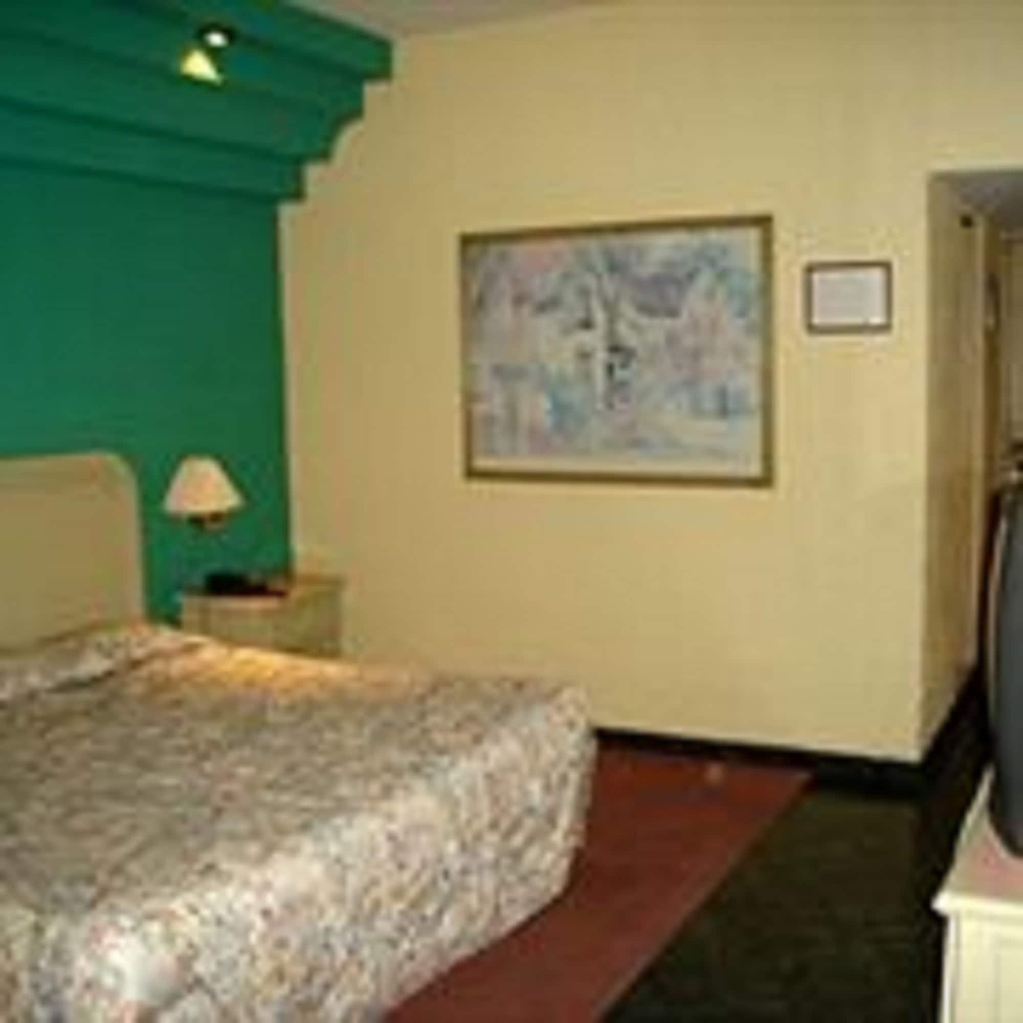 Oyo Nueva Galicia Hotel กัวดาลาฮารา ภายนอก รูปภาพ