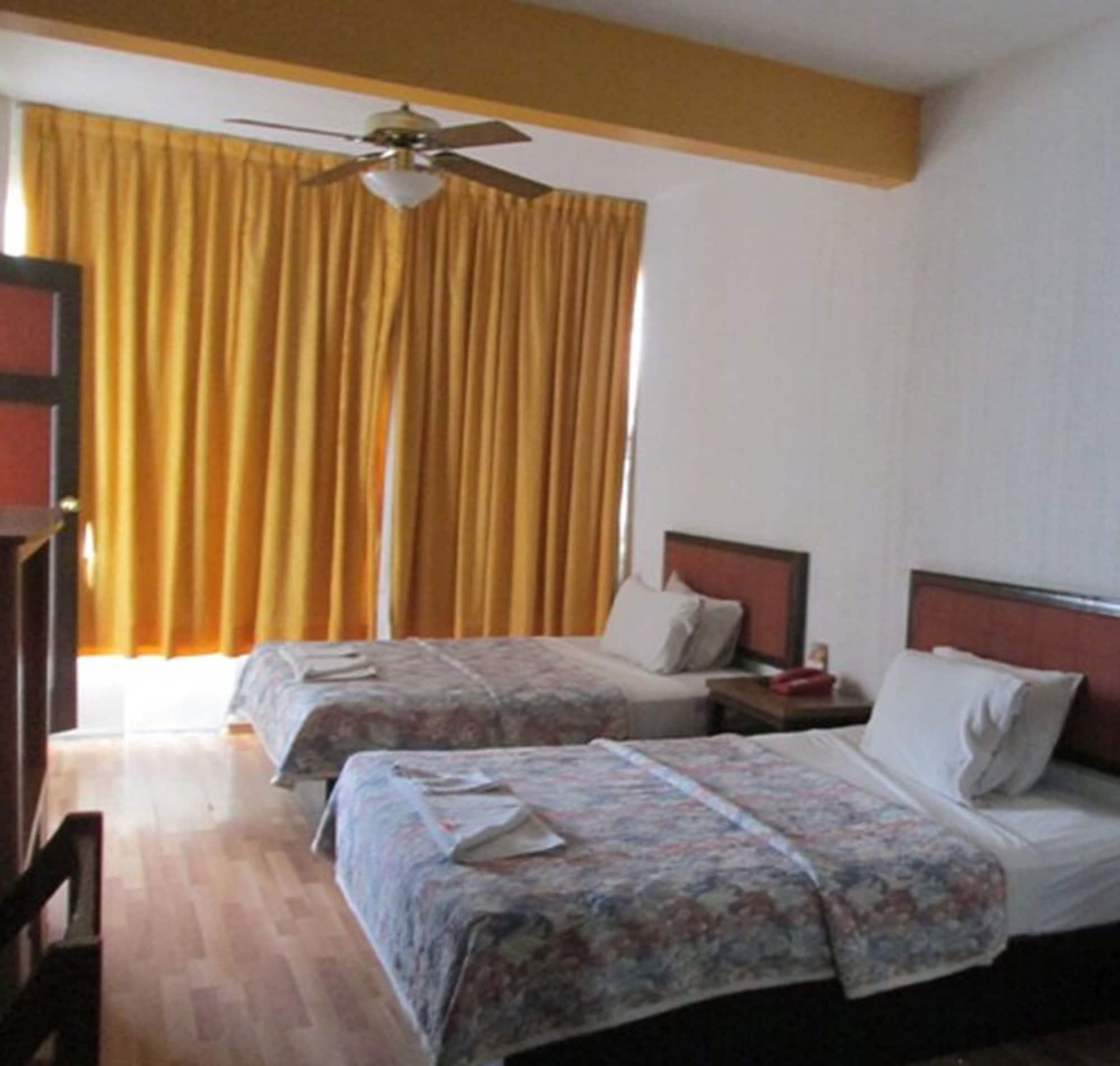 Oyo Nueva Galicia Hotel กัวดาลาฮารา ภายนอก รูปภาพ