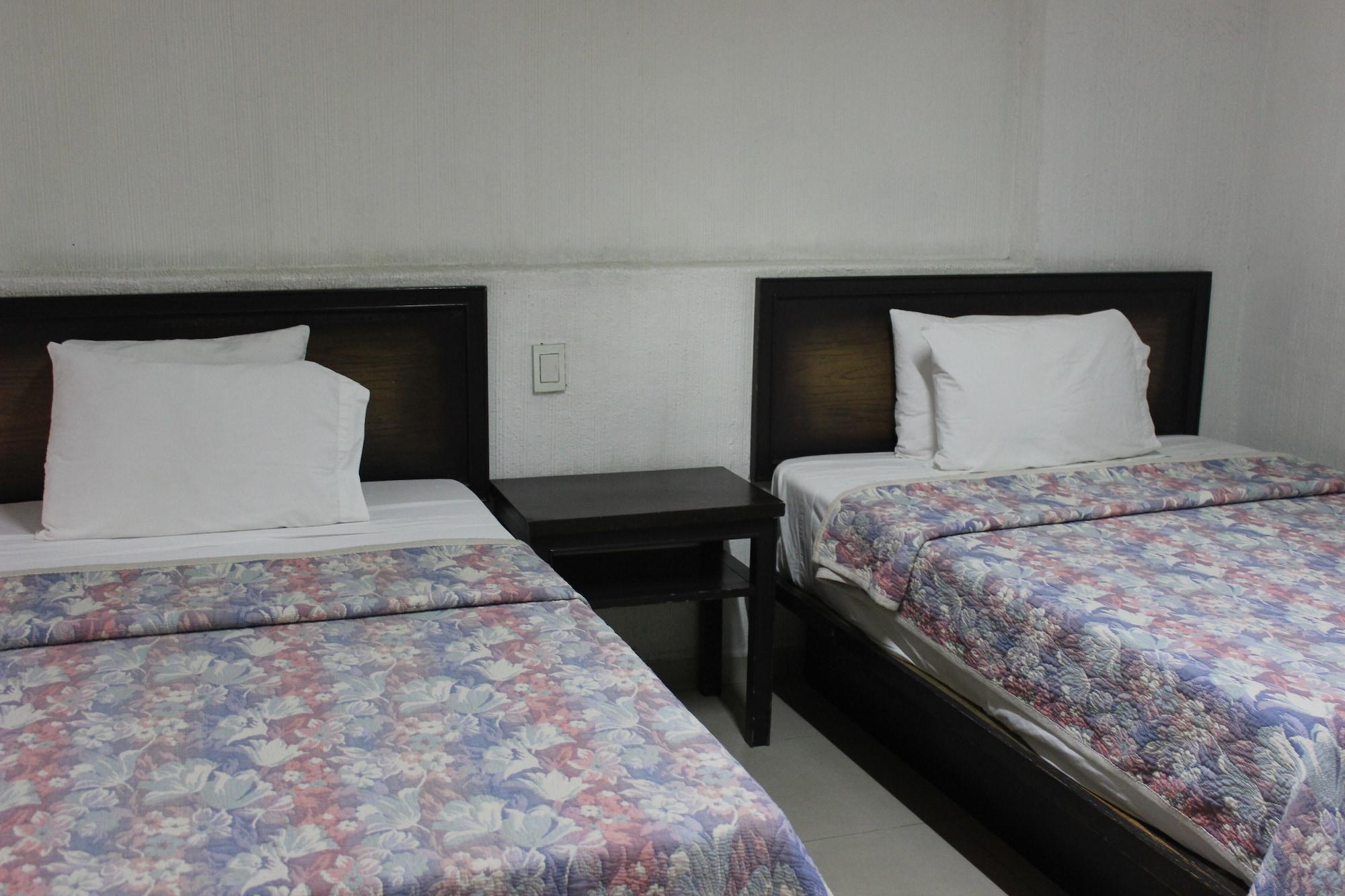Oyo Nueva Galicia Hotel กัวดาลาฮารา ภายนอก รูปภาพ