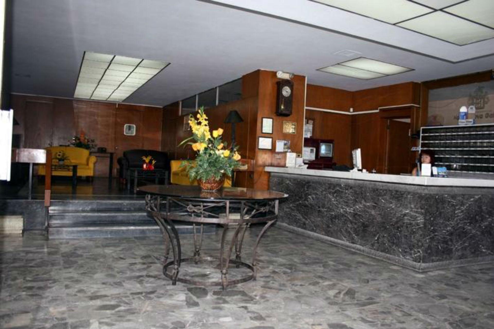 Oyo Nueva Galicia Hotel กัวดาลาฮารา ภายนอก รูปภาพ